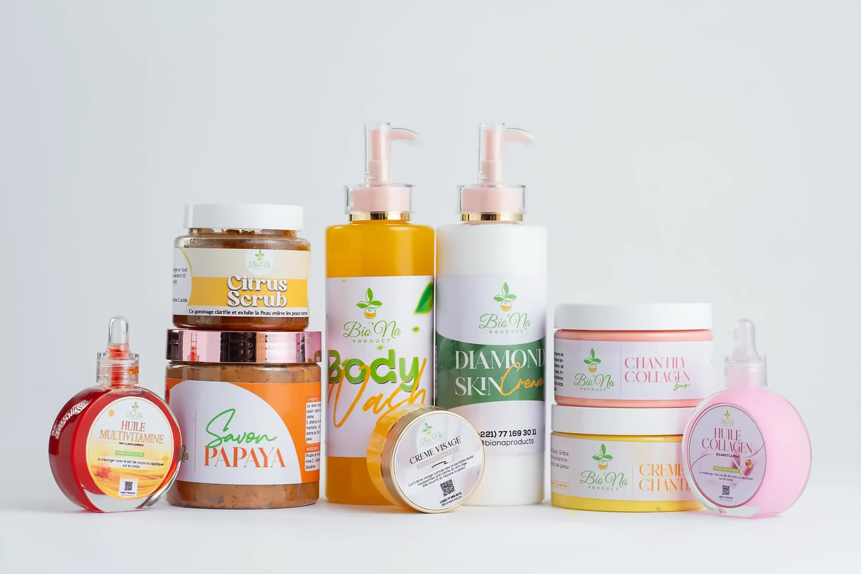 La gamme Bio'Na au nouveau branding, flacons et pots alignés